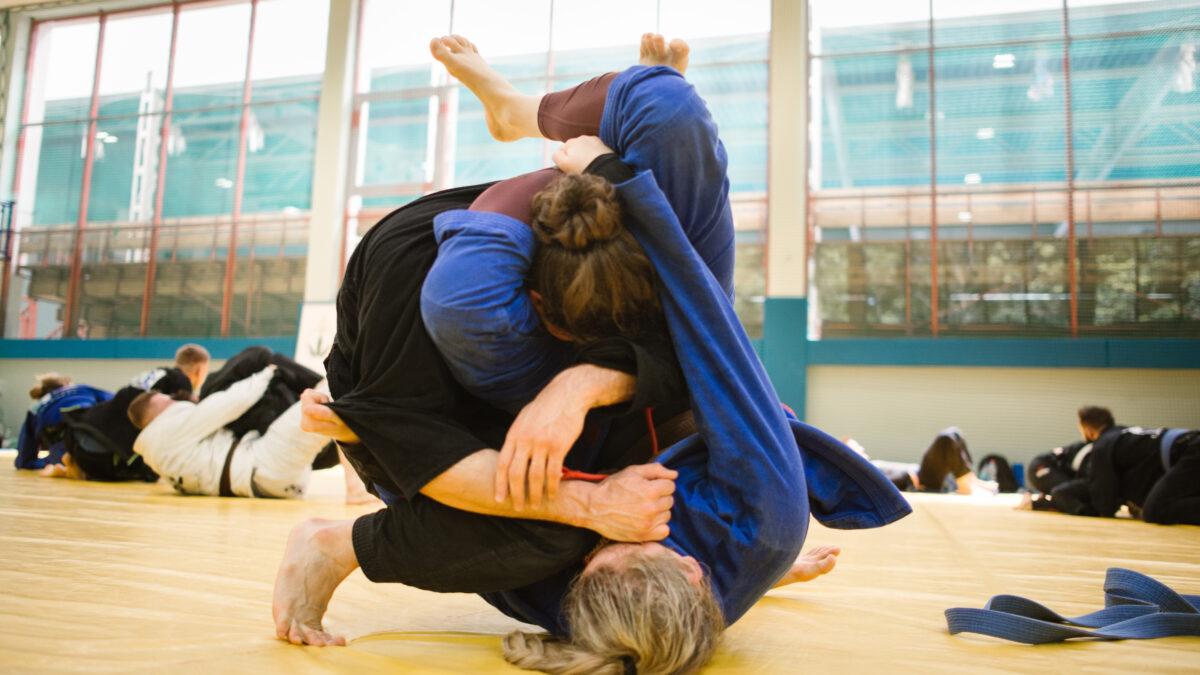 Triangle choke brazilian jiu jitsu